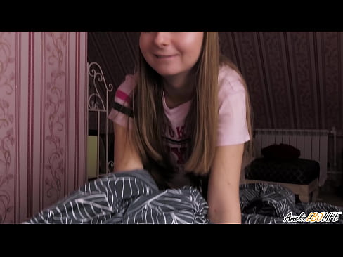 ❤️ Blondie သည် သူမ၏ BFF ၏ နက်ရှိုင်းစွာ စုပ်ယူလိုက်ပြီး သူမ၏ပါးစပ်ထဲတွင် စွဲနေပါသည်။ ️ Sluts ကျွန်ုပ်တို့တွင် my.niceporn.ru% ❌❤